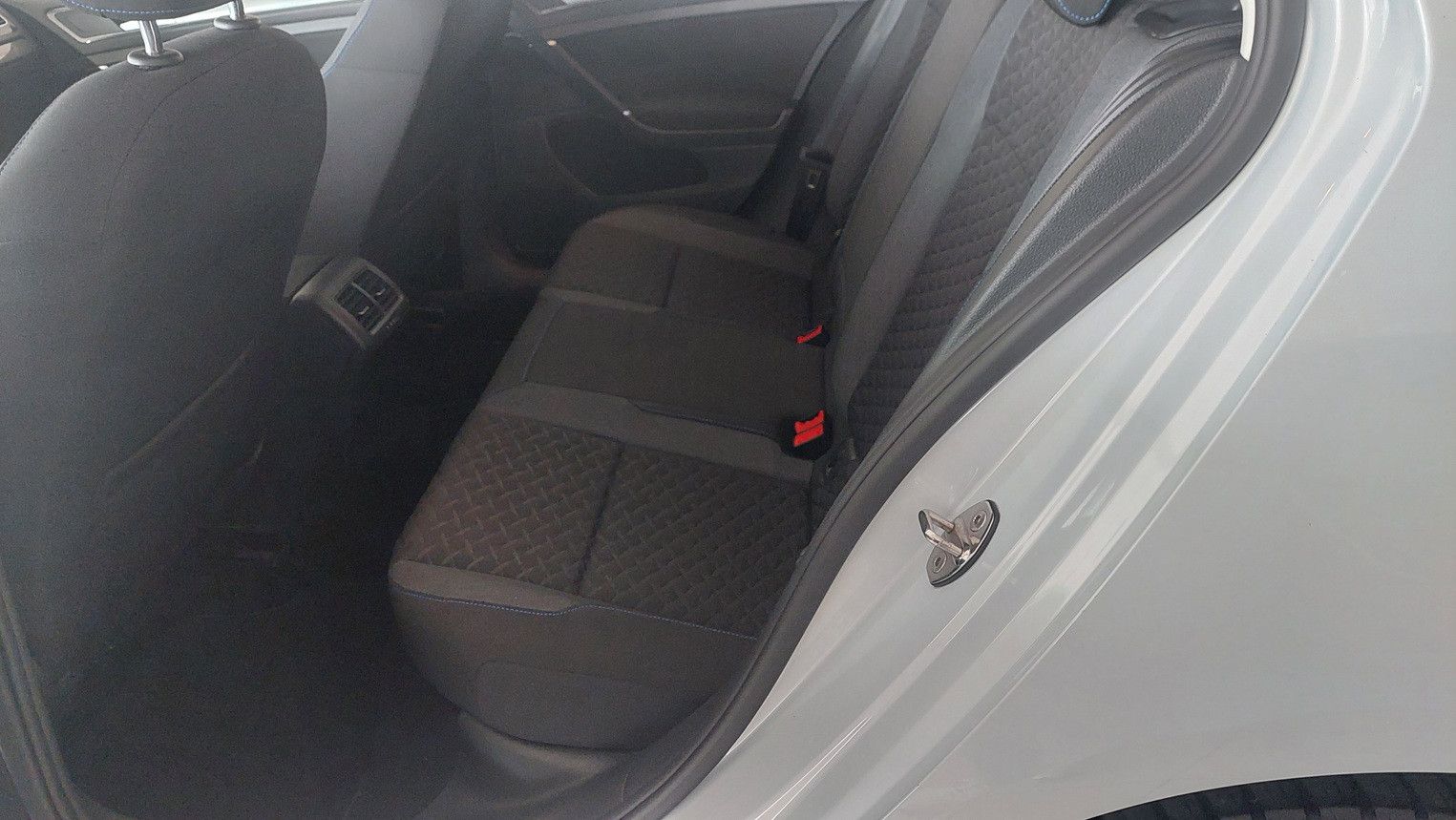 Fahrzeugabbildung Volkswagen Golf VII 1.6 TDI Join