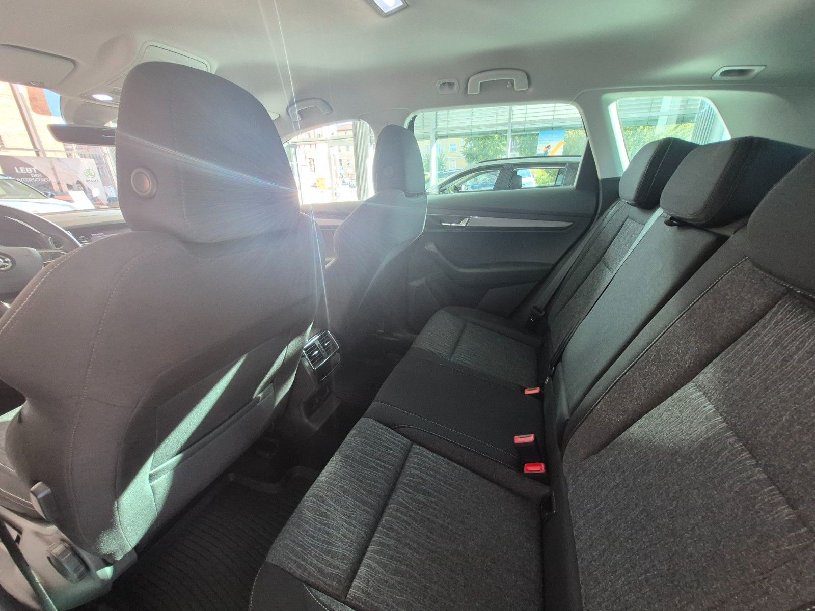 Fahrzeugabbildung SKODA Karoq 1.5 TSI Style *AHK, NAVI*