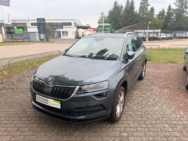 SKODA Karoq Drive 125 inkl Allwetterräder & AHZV