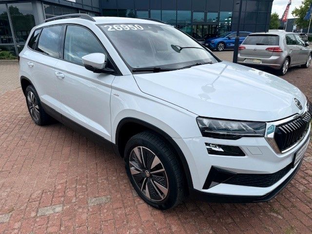 Fahrzeugabbildung SKODA Karoq Tour Allwetter und AHZV