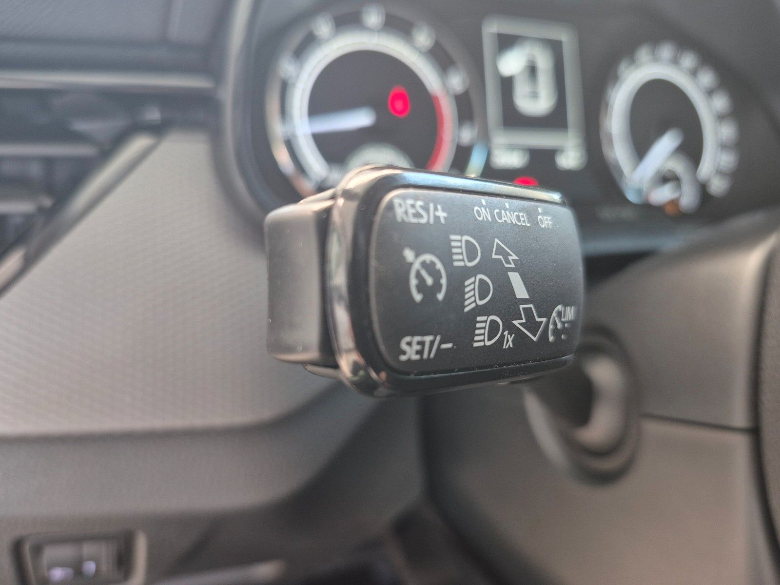 Fahrzeugabbildung SKODA Scala 1.0 TSI Ambition *Allwetterreifen*
