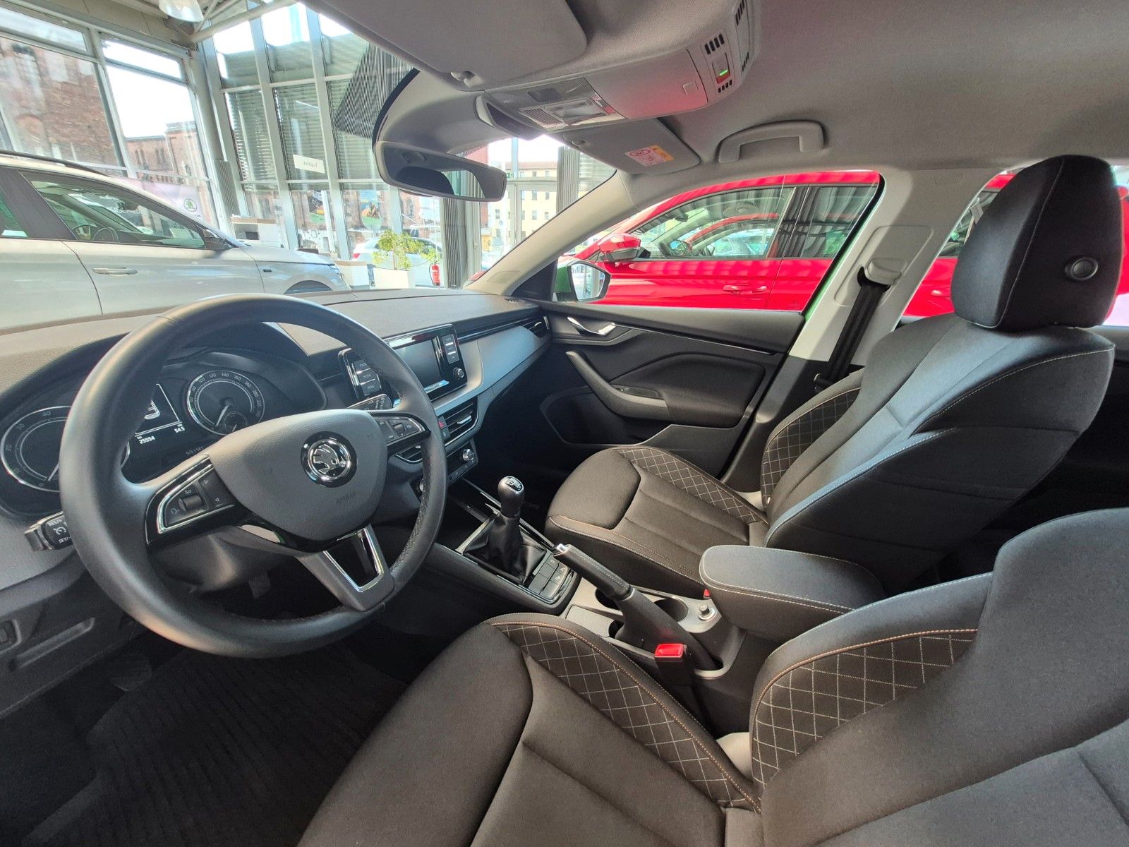 Fahrzeugabbildung SKODA Scala 1.0 TSI Ambition *Allwetterreifen*