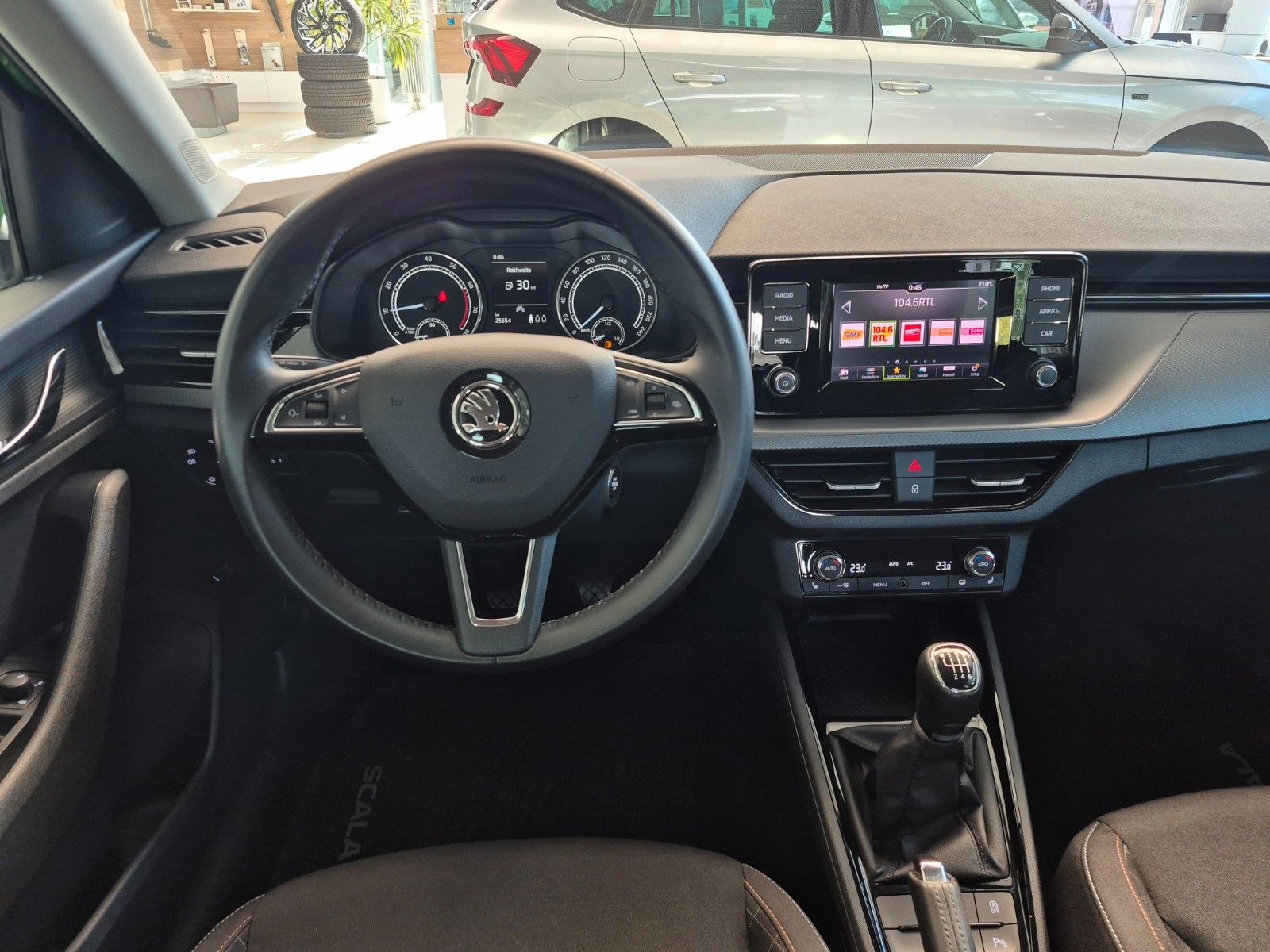 Fahrzeugabbildung SKODA Scala 1.0 TSI Ambition *Allwetterreifen*