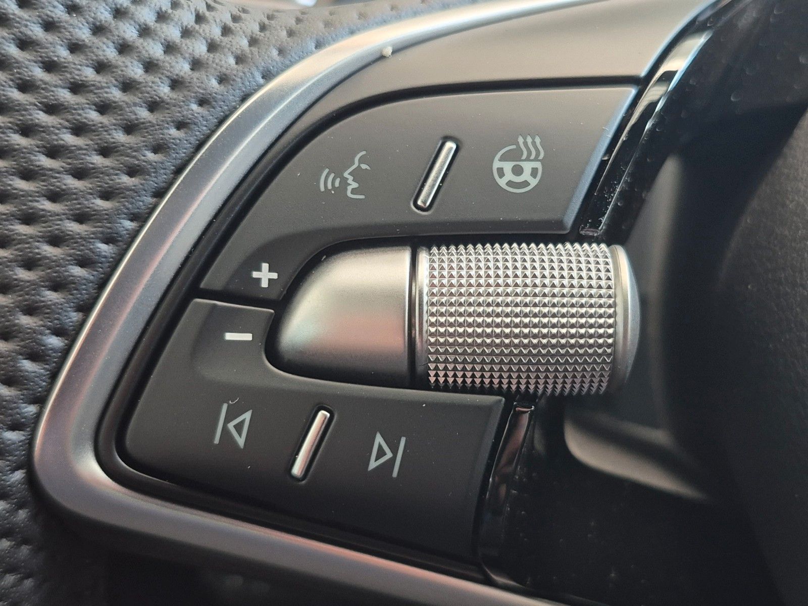 Fahrzeugabbildung SKODA 1.5 TSI DSG Sportline *Tageszulassung*