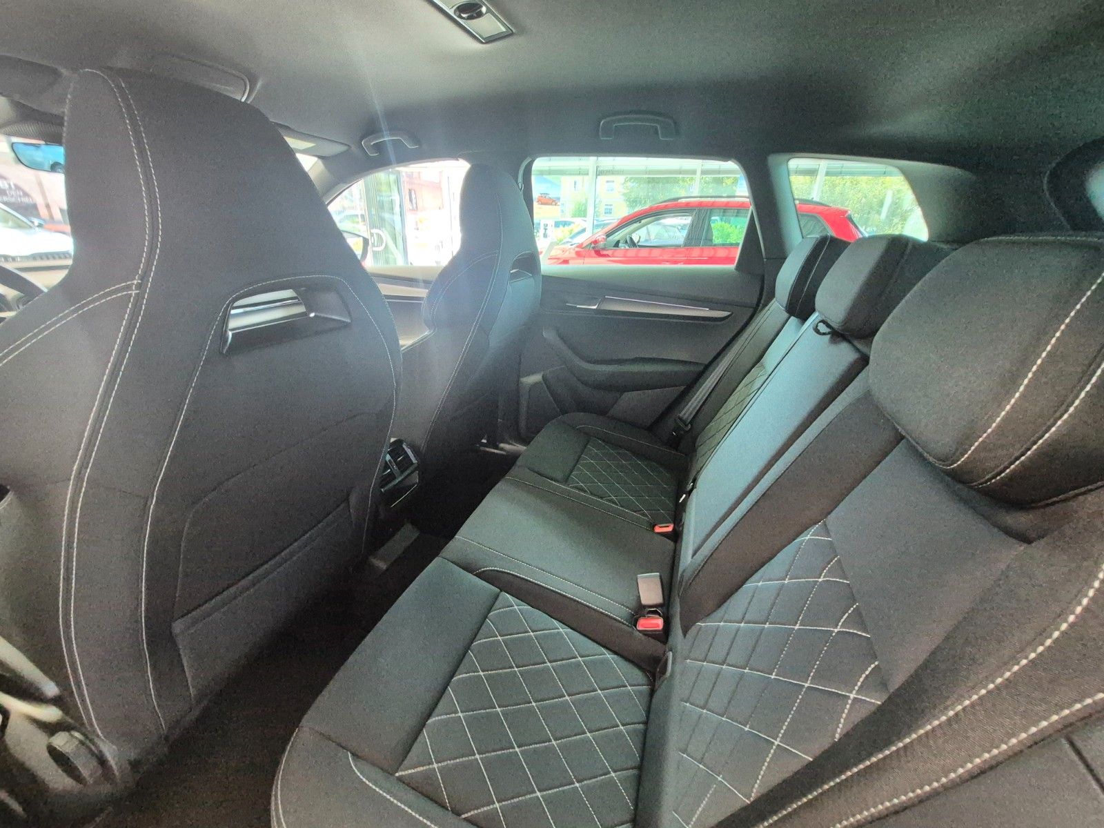Fahrzeugabbildung SKODA 1.5 TSI DSG Sportline *Tageszulassung*