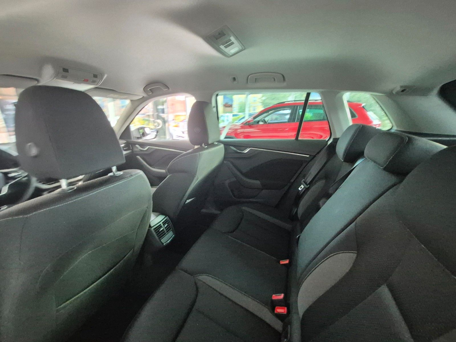 Fahrzeugabbildung SKODA Kamiq 1.5 TSI Tour *Winterräder*