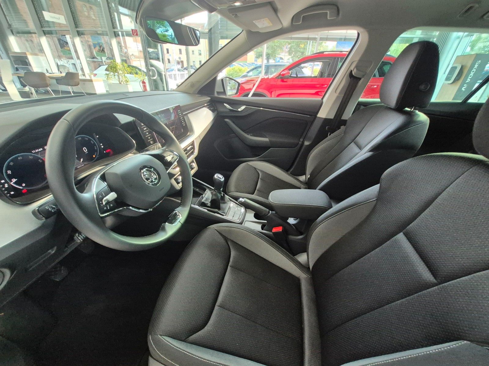 Fahrzeugabbildung SKODA Kamiq 1.5 TSI Tour *Winterräder*