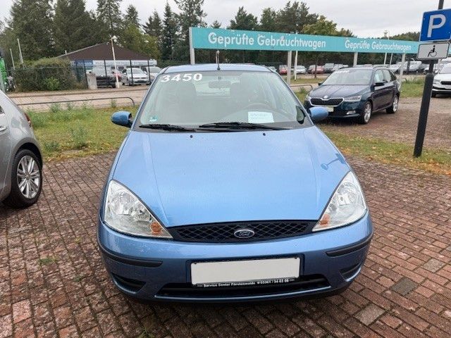 Fahrzeugabbildung Ford Focus 1.4 Ambiente wenig Km KLIMA & AHZV