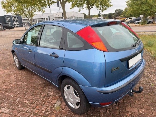 Fahrzeugabbildung Ford Focus 1.4 Ambiente wenig Km KLIMA & AHZV