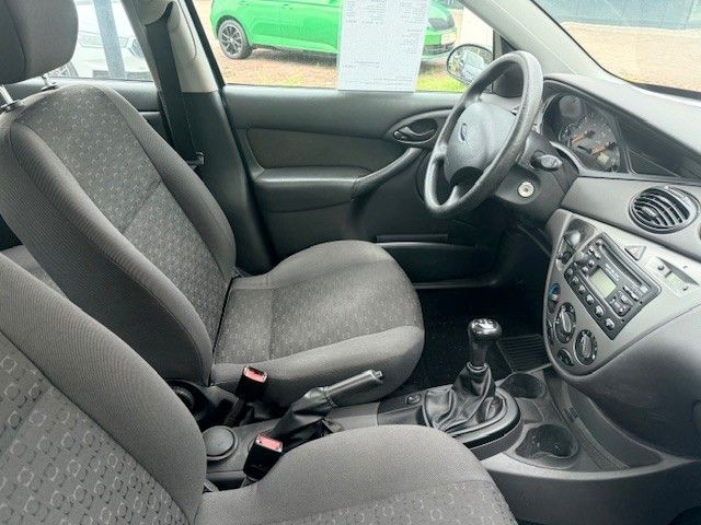 Fahrzeugabbildung Ford Focus 1.4 Ambiente wenig Km KLIMA & AHZV
