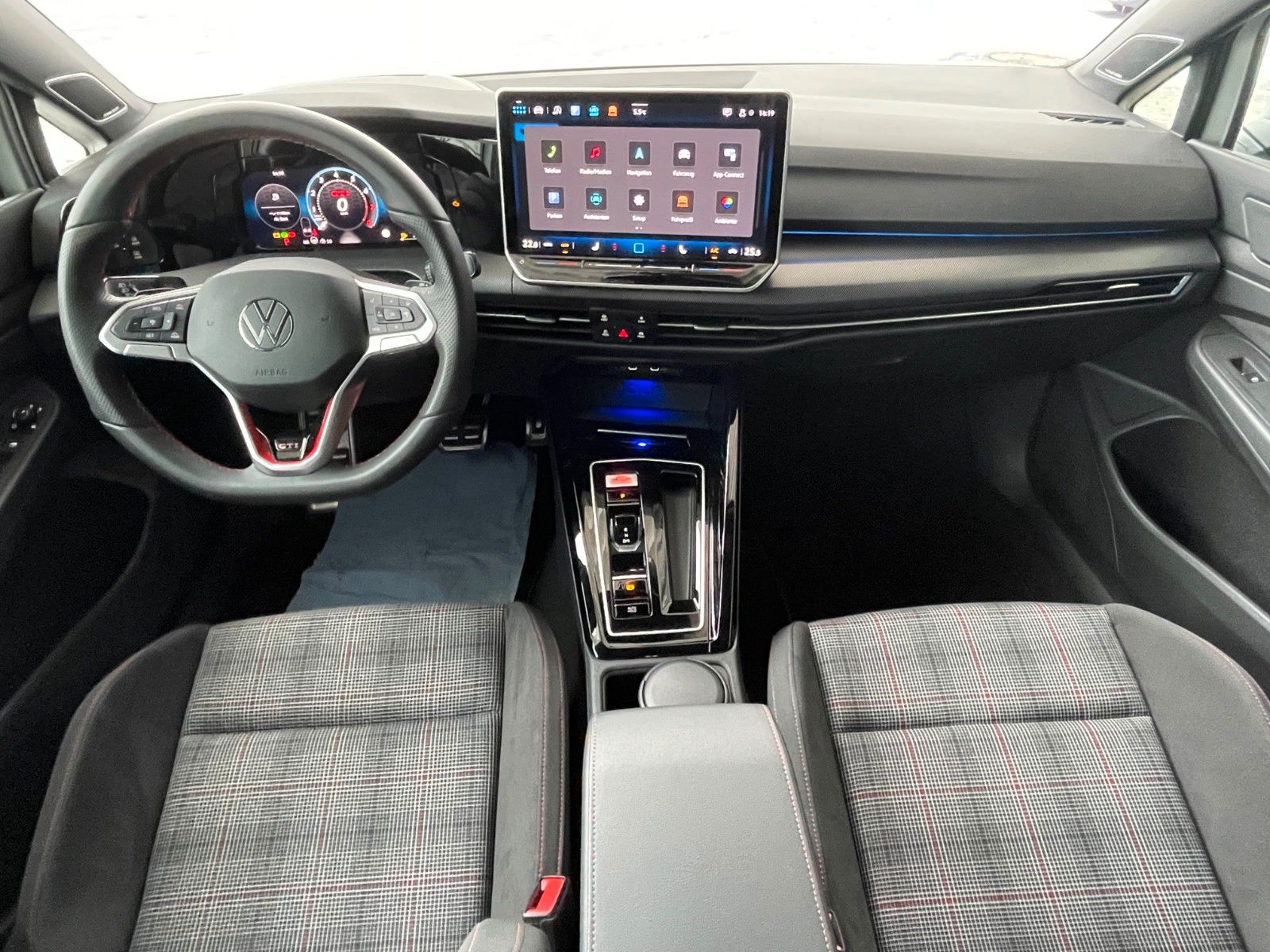 Fahrzeugabbildung Volkswagen Golf 2.0 TSI OPF DSG GTI