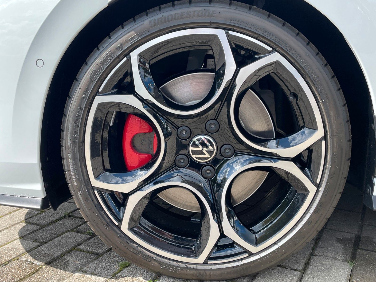 Fahrzeugabbildung Volkswagen Golf 2.0 TSI OPF DSG GTI
