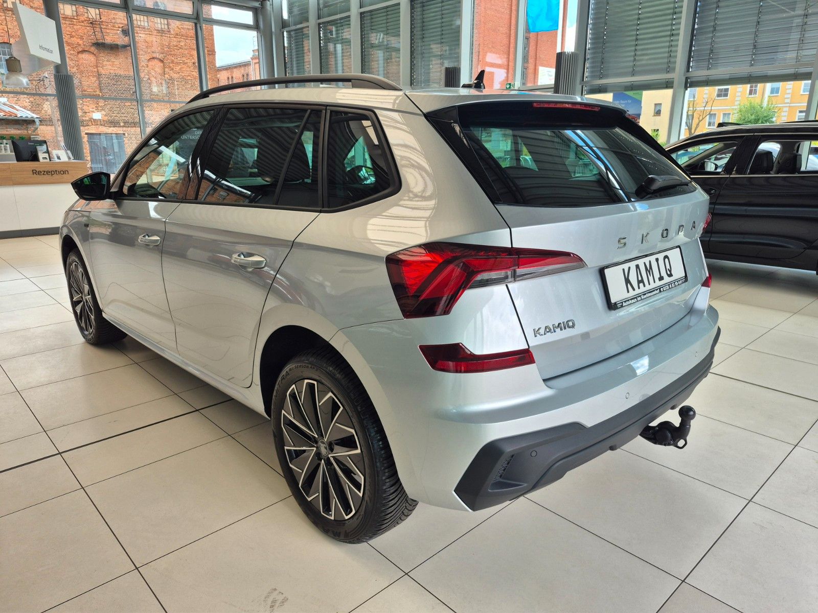 Fahrzeugabbildung SKODA Kamiq 1.0 TSI DSG TOUR *GJR, AHZ, Navi*
