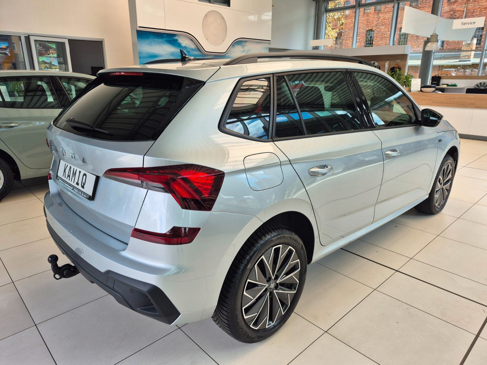 Fahrzeugabbildung SKODA Kamiq 1.0 TSI DSG TOUR *GJR, AHZ, Navi*