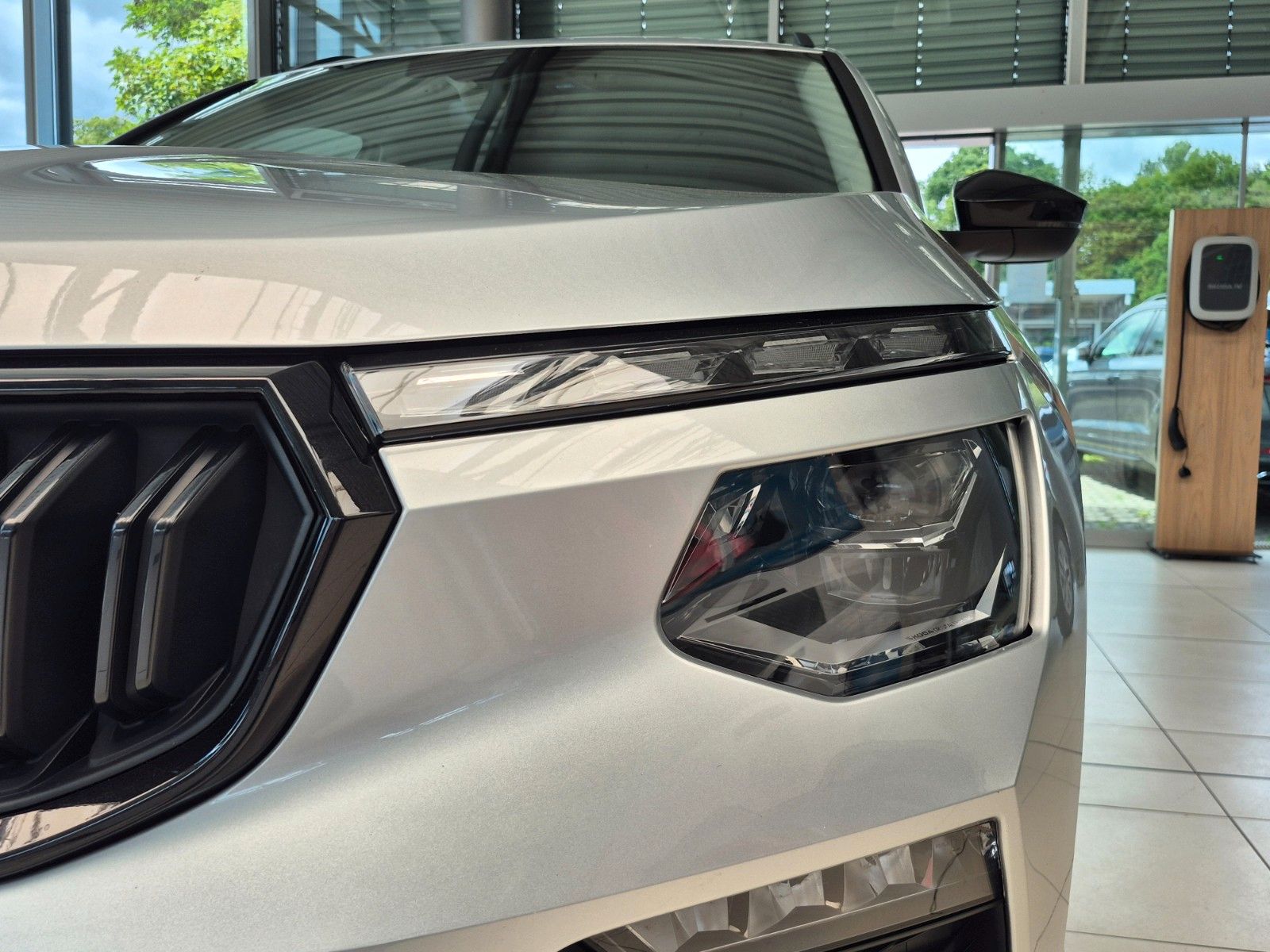 Fahrzeugabbildung SKODA Kamiq 1.0 TSI DSG TOUR *GJR, AHZ, Navi*