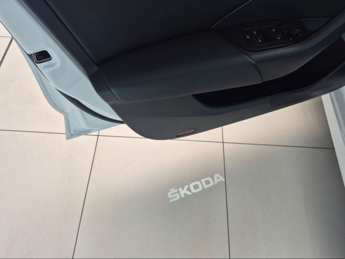 Fahrzeugabbildung SKODA Octavia Combi 2.0 TDI DSG Style *WKR, AHZ, HUD*