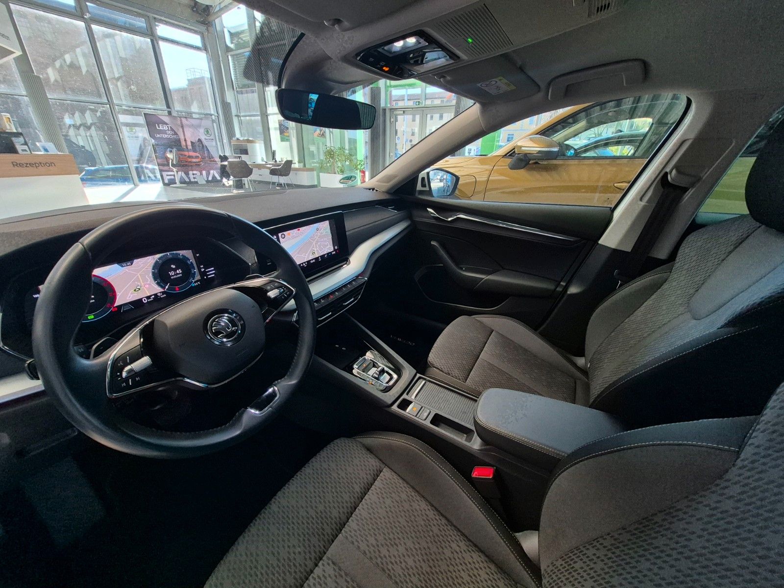 Fahrzeugabbildung SKODA Octavia Combi 2.0 TDI DSG Style *WKR, AHZ, HUD*