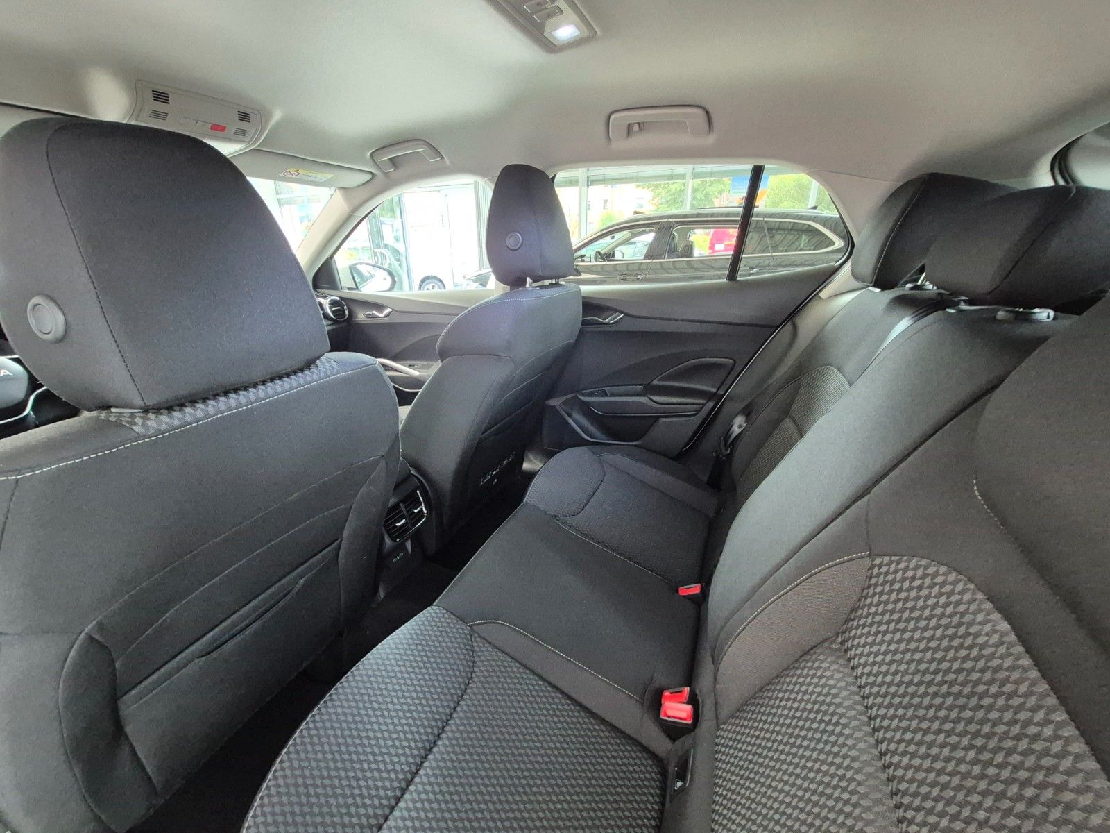 Fahrzeugabbildung SKODA Fabia 1.0 TSI Tour *WKR, beheiz. Lenkrad & WSS*