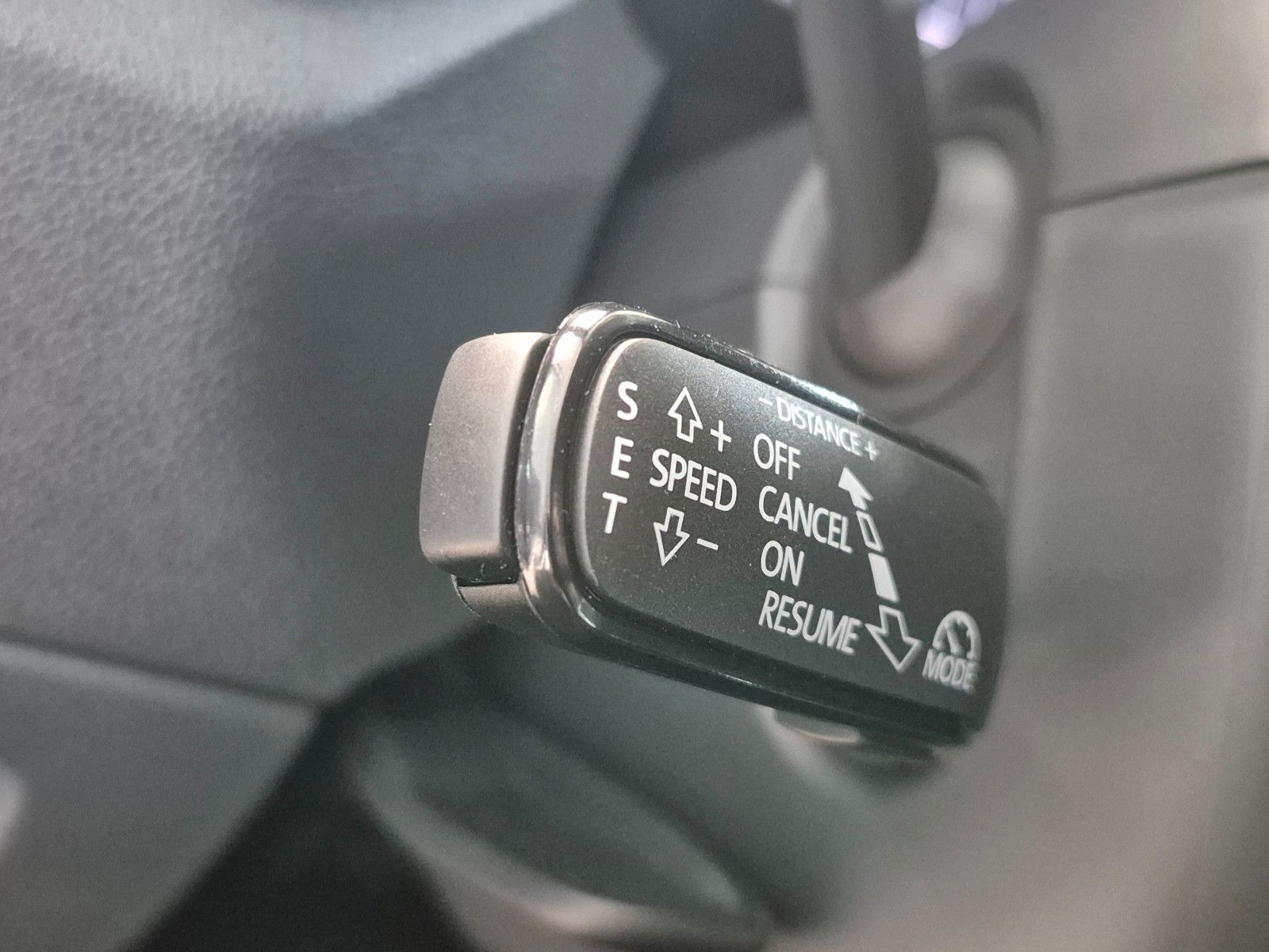 Fahrzeugabbildung SKODA Fabia 1.0 TSI Tour *WKR, beheiz. Lenkrad & WSS*