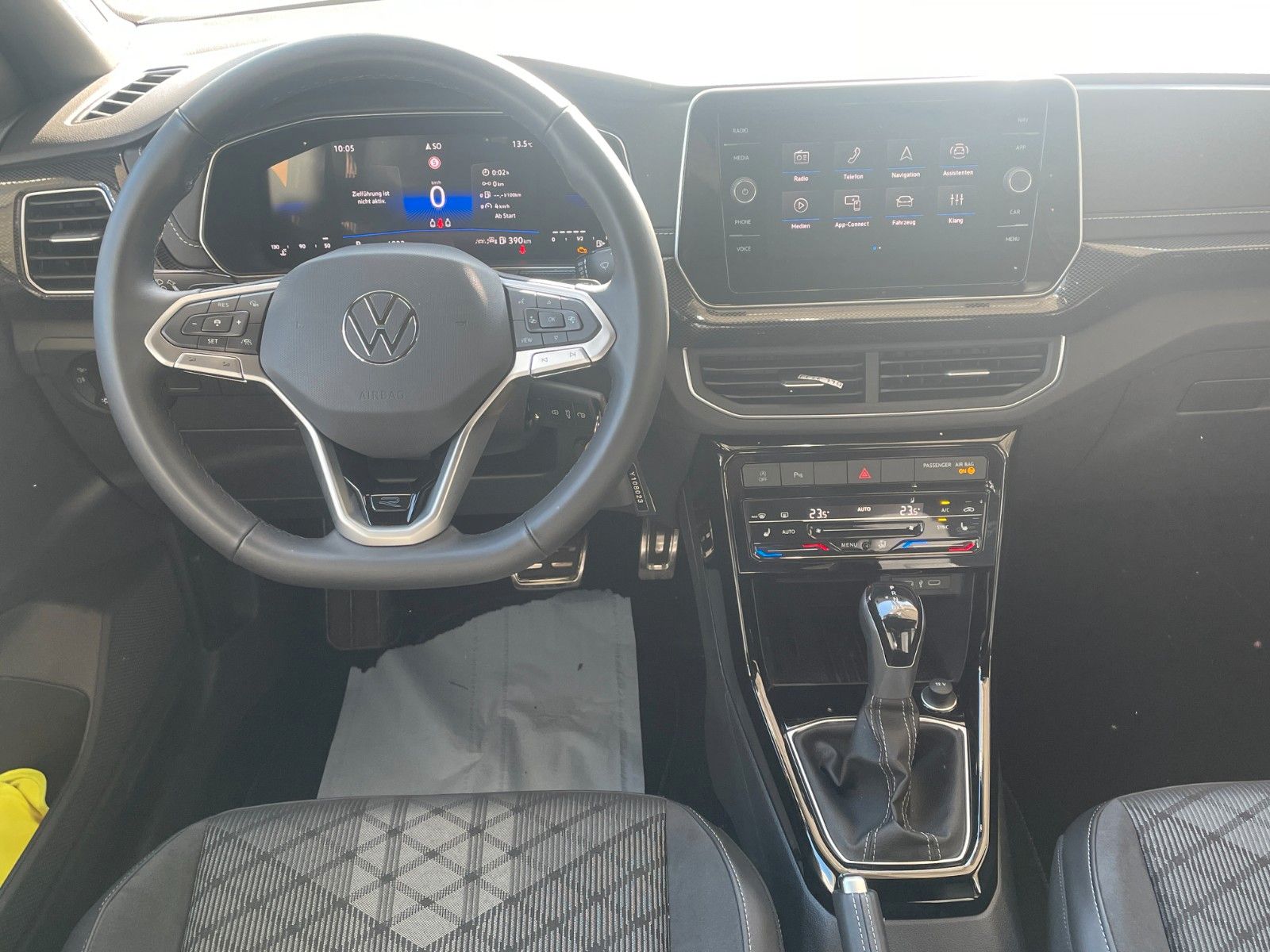 Fahrzeugabbildung Volkswagen T-Cross 1.0 TSI OPF 85 kW DSG R-Line
