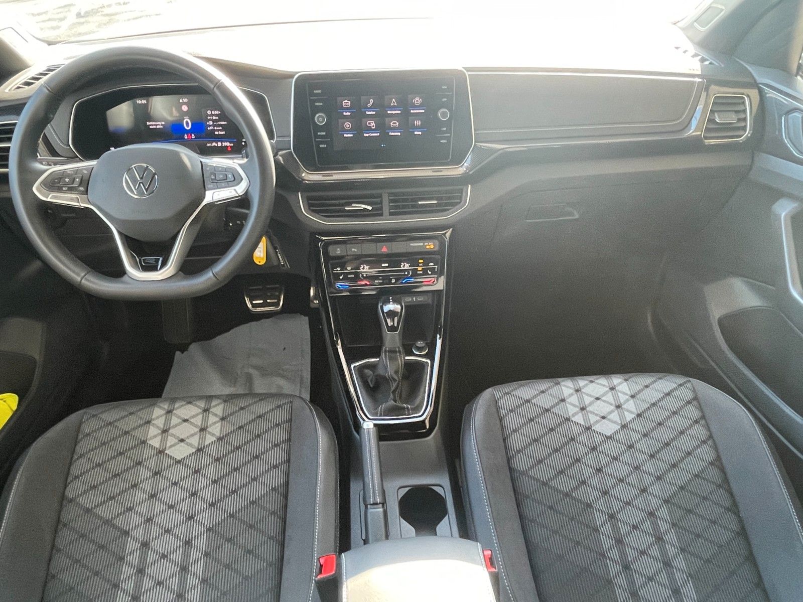 Fahrzeugabbildung Volkswagen T-Cross 1.0 TSI OPF 85 kW DSG R-Line