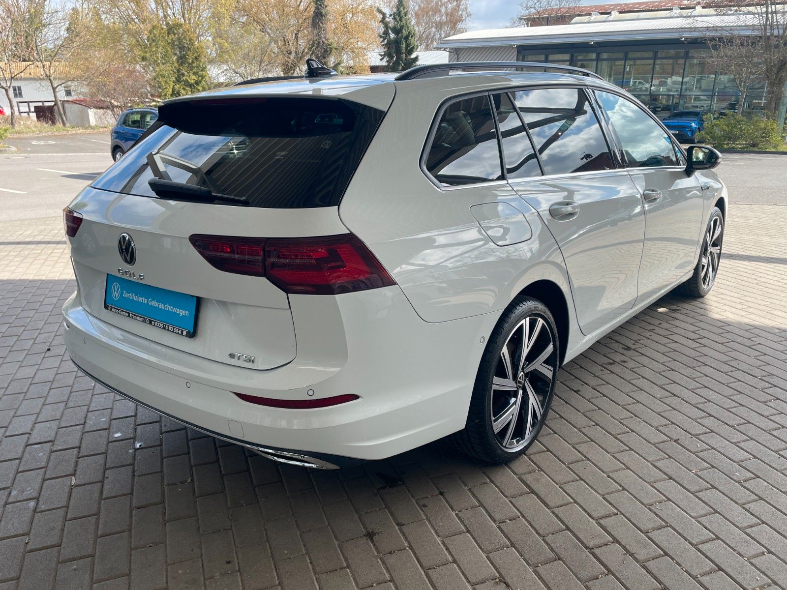 Fahrzeugabbildung Volkswagen Golf 1.5 eTSI OPF 110kW DSG Style Variant