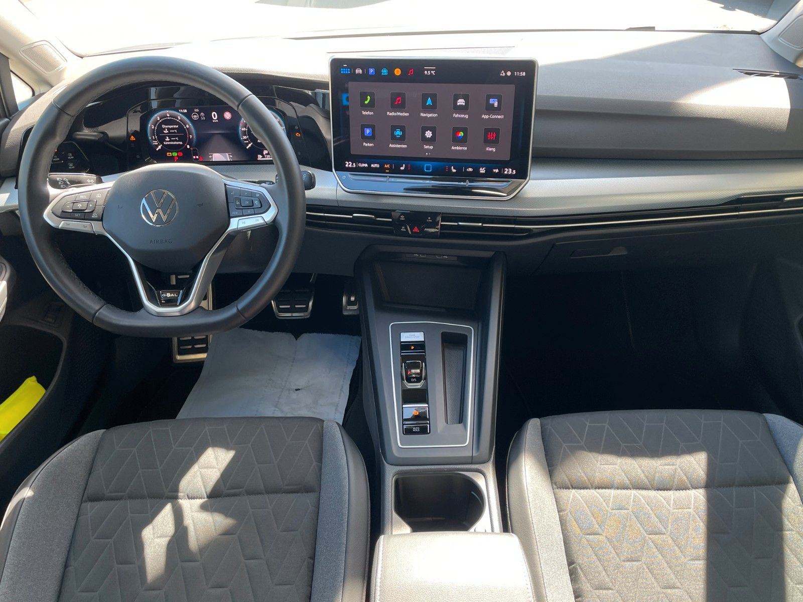 Fahrzeugabbildung Volkswagen Golf 1.5 eTSI OPF 85kW DSG Goal Variant