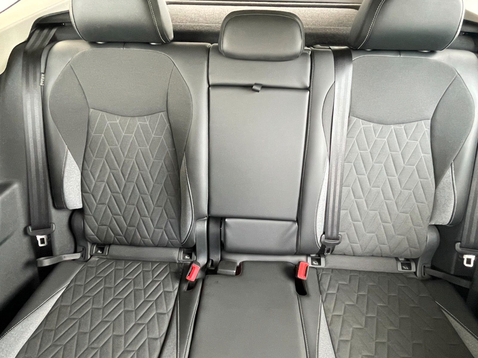 Fahrzeugabbildung Volkswagen Tiguan 1.5 eTSI OPF DSG GOAL