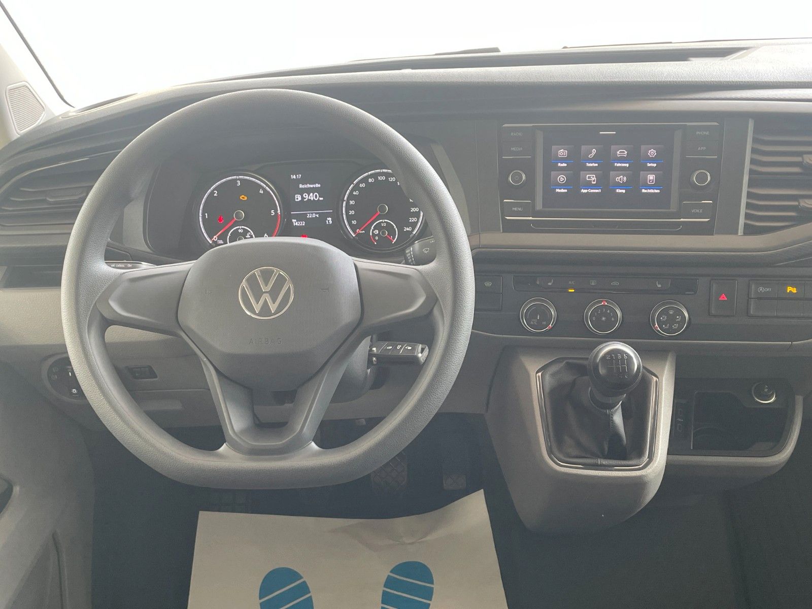 Fahrzeugabbildung Volkswagen T6 Transporter 6.1 Kombi 2.0 l TDI