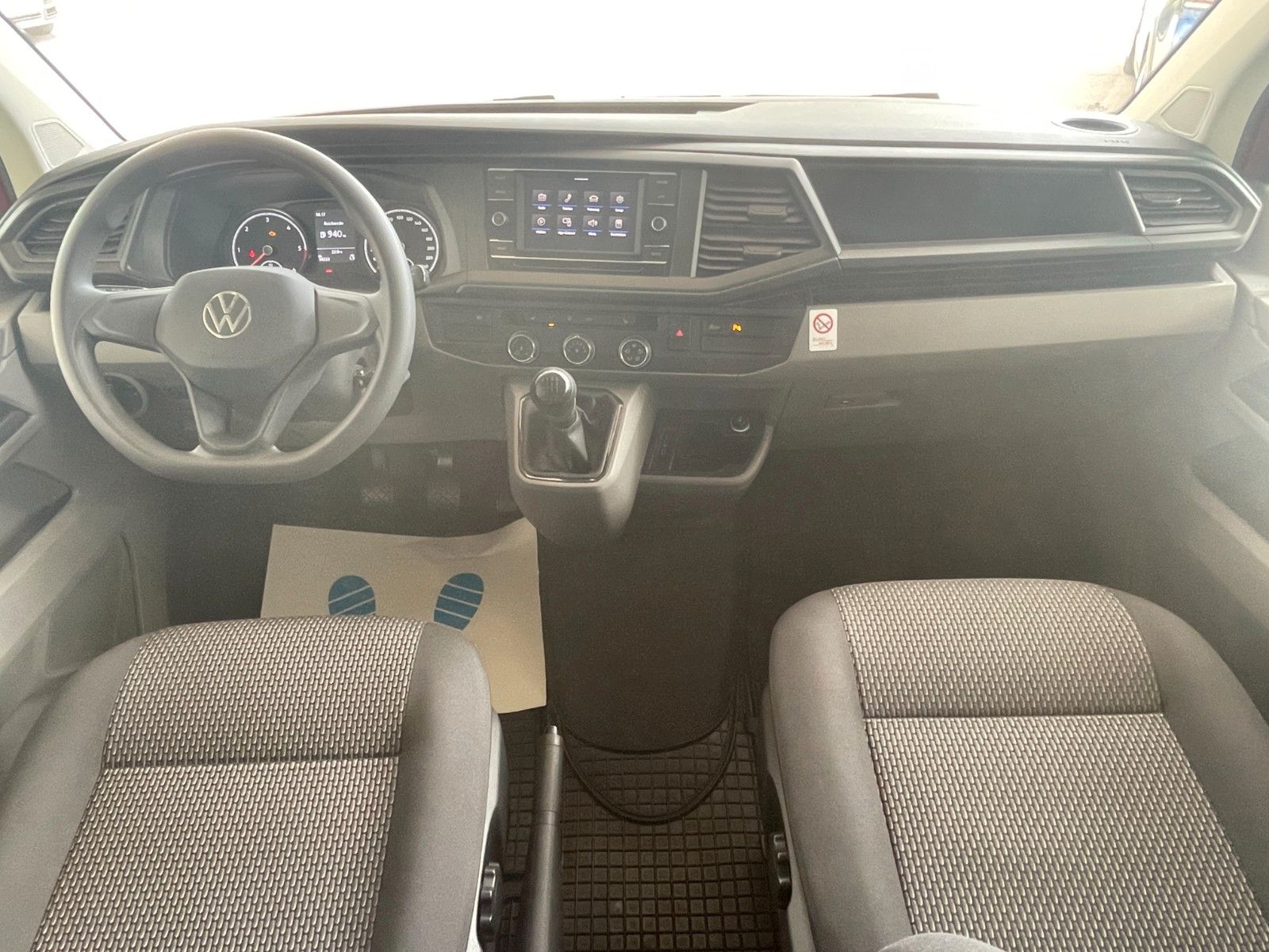 Fahrzeugabbildung Volkswagen T6 Transporter 6.1 Kombi 2.0 l TDI