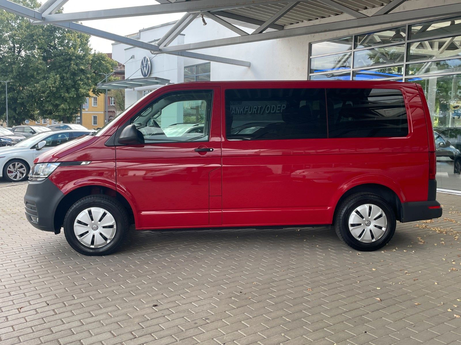 Fahrzeugabbildung Volkswagen T6 Transporter 6.1 Kombi 2.0 l TDI