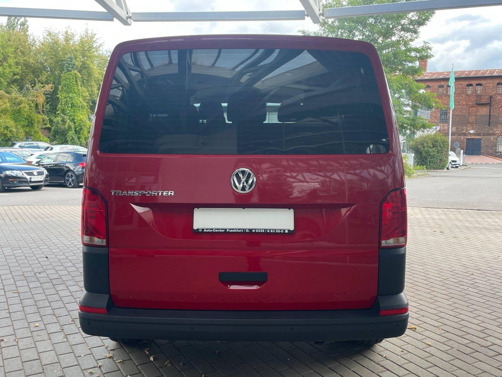 Fahrzeugabbildung Volkswagen T6 Transporter 6.1 Kombi 2.0 l TDI