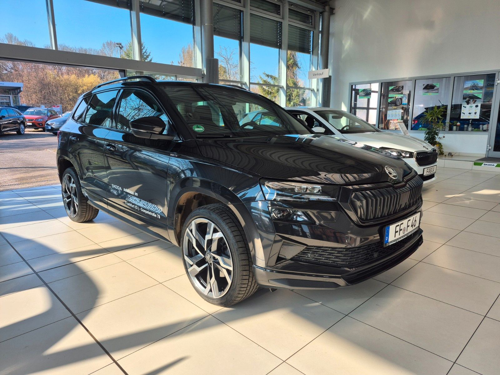 Fahrzeugabbildung SKODA Karoq 1.5 TSI DSG Sportline *inkl. Winterräder*