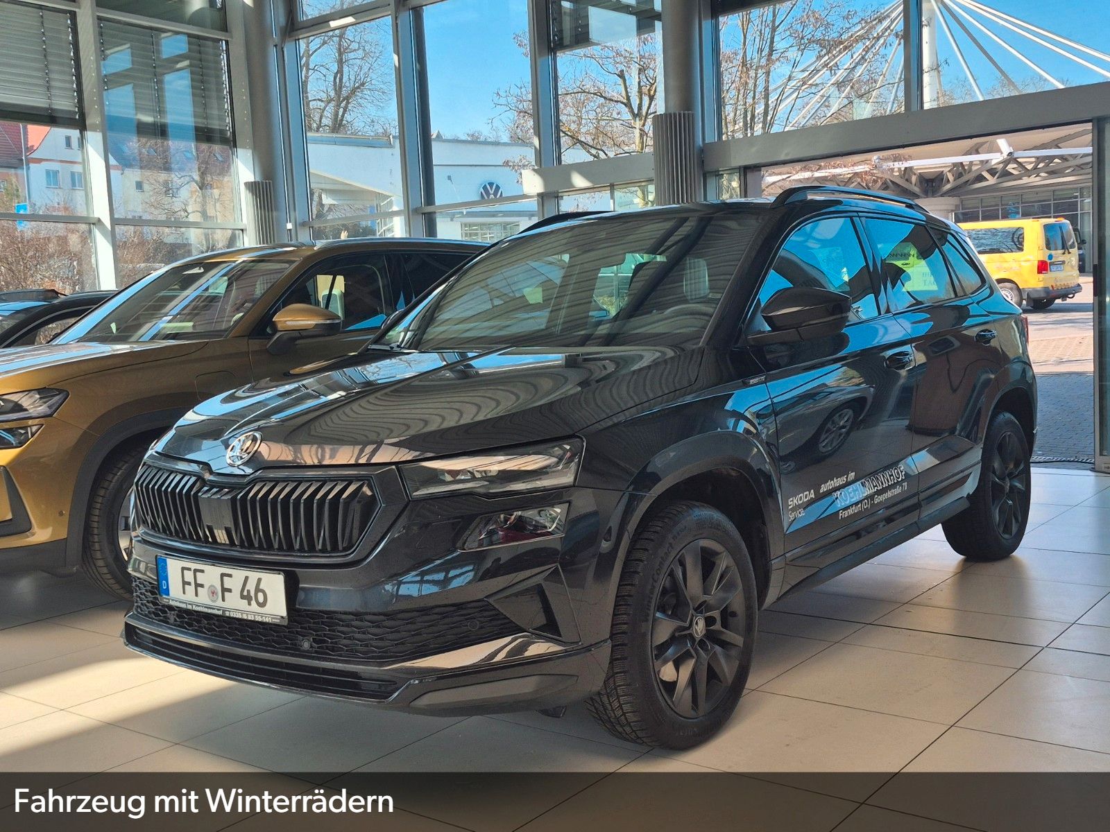 Fahrzeugabbildung SKODA Karoq 1.5 TSI DSG Sportline *inkl. Winterräder*
