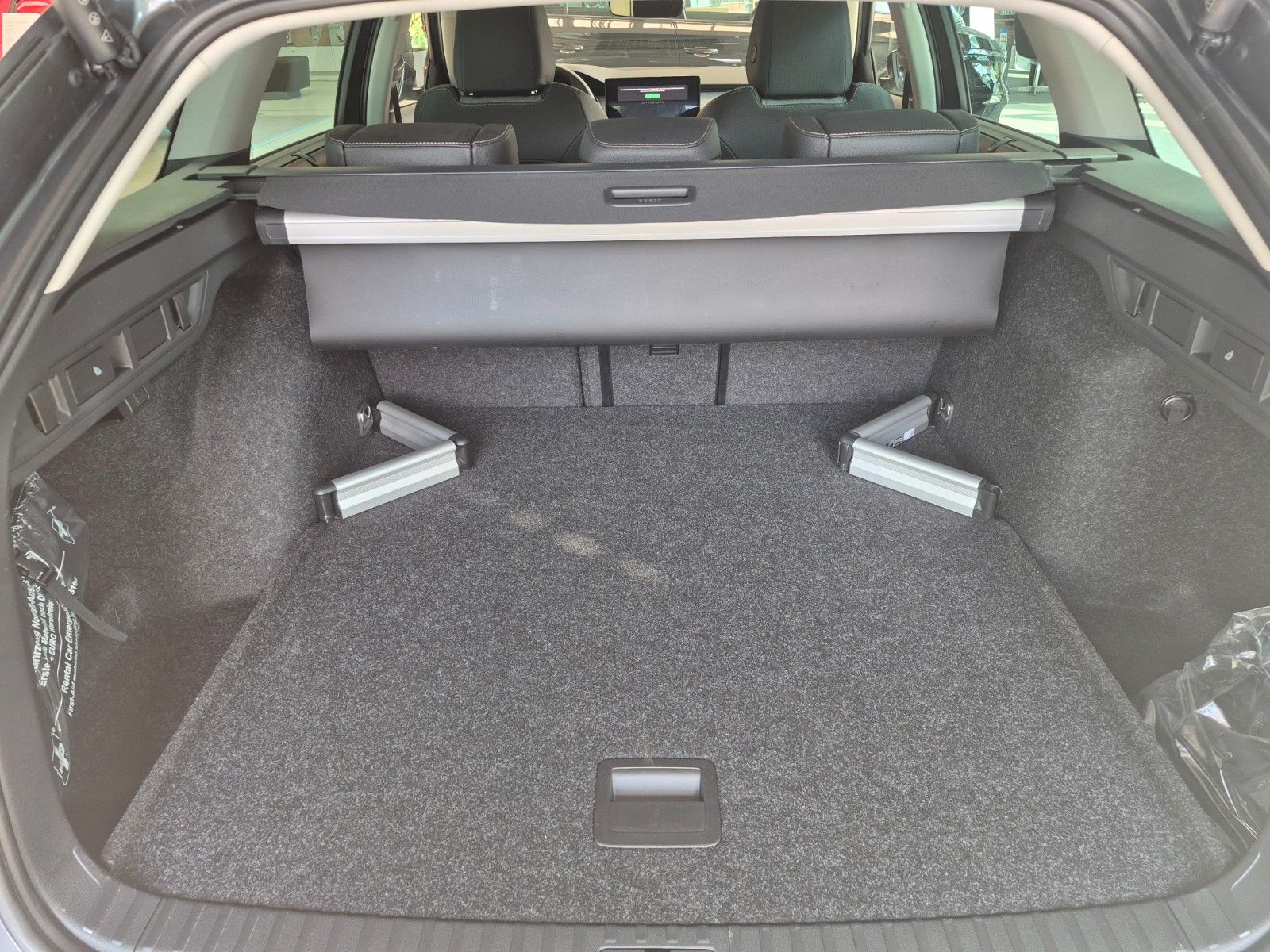 Fahrzeugabbildung SKODA Octavia Combi 1.5 TSI DSG Selection *GJR, Navi*