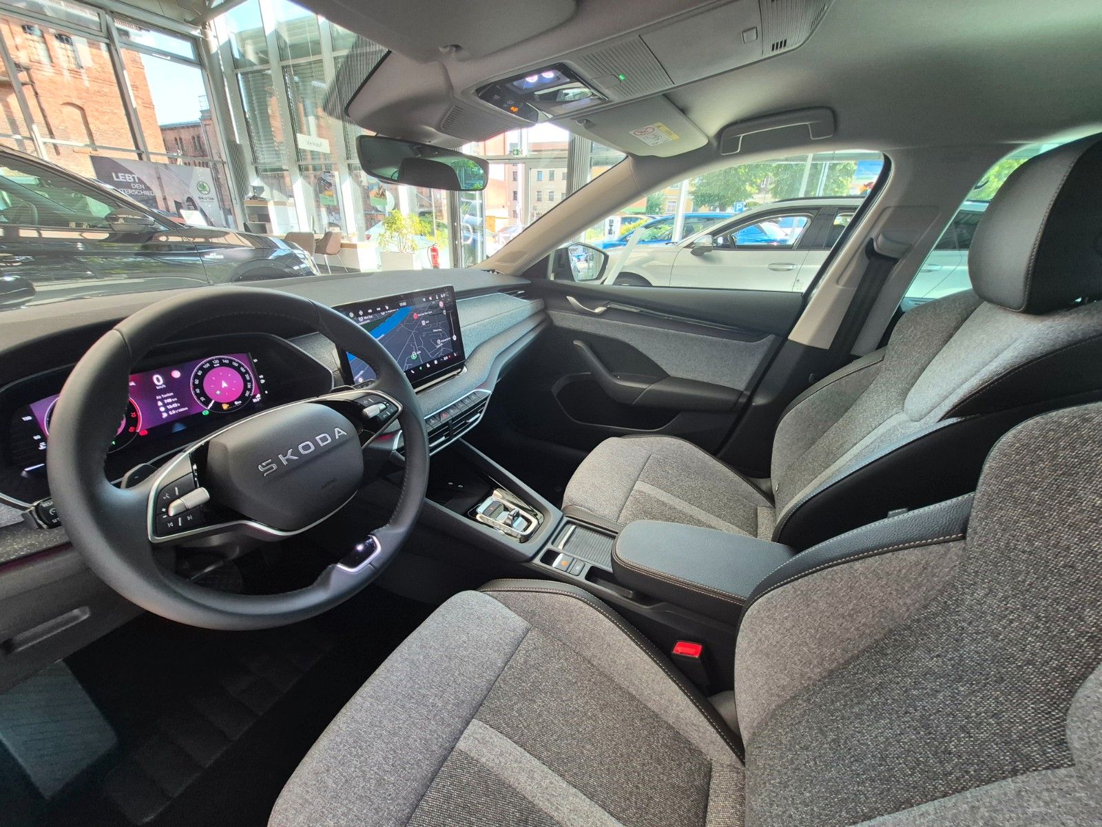 Fahrzeugabbildung SKODA Octavia Combi 1.5 TSI DSG Selection *GJR, Navi*
