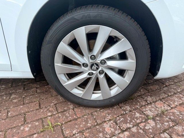 Fahrzeugabbildung SKODA Octavia Combi 1.5 TSI mHEV 110 kW Selection