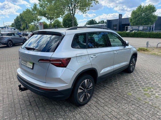 Fahrzeugabbildung SKODA Karoq Tour inkl Allwetterreifen