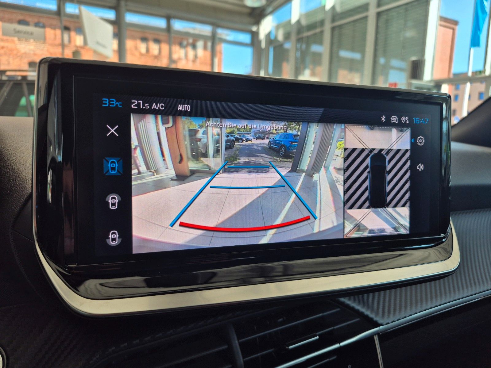Fahrzeugabbildung Peugeot 2008 1.2 PureTech 130 Allure *Ganzjahresreifen*