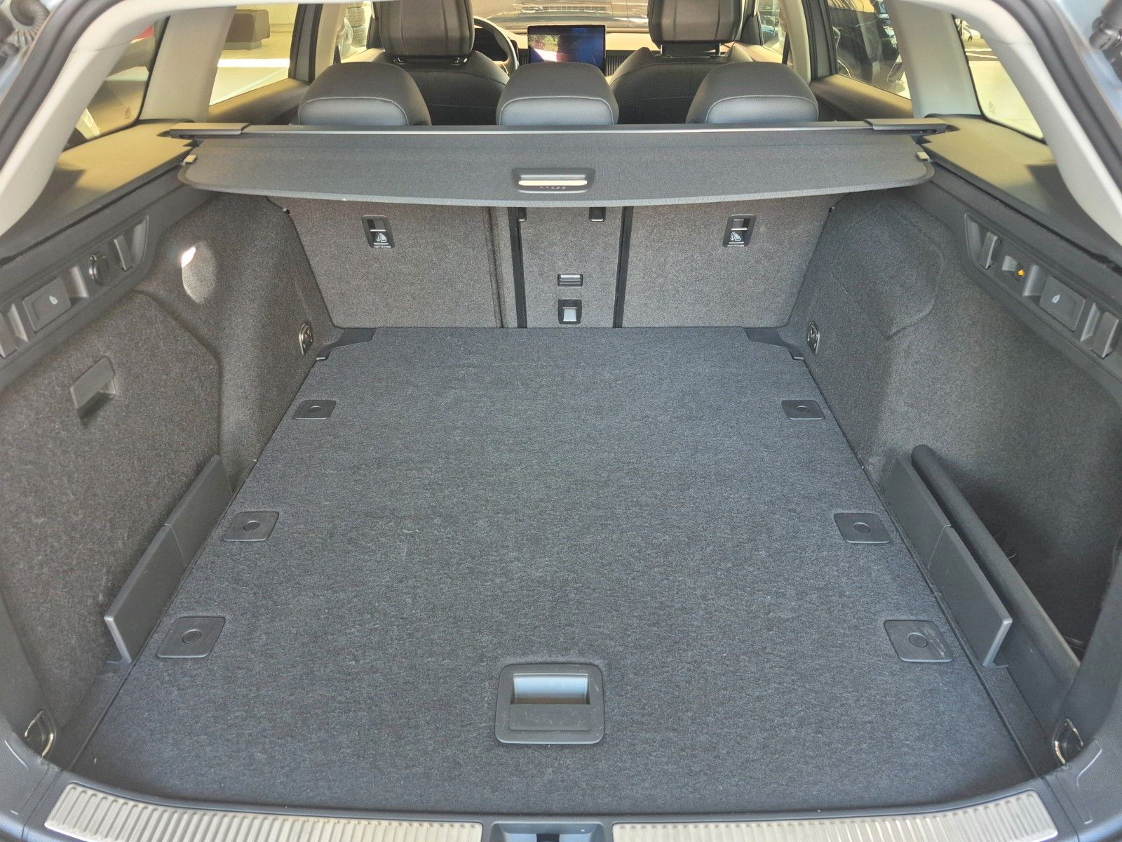 Fahrzeugabbildung SKODA Superb Combi 1.5 TSI mHEV 110 kW Selection