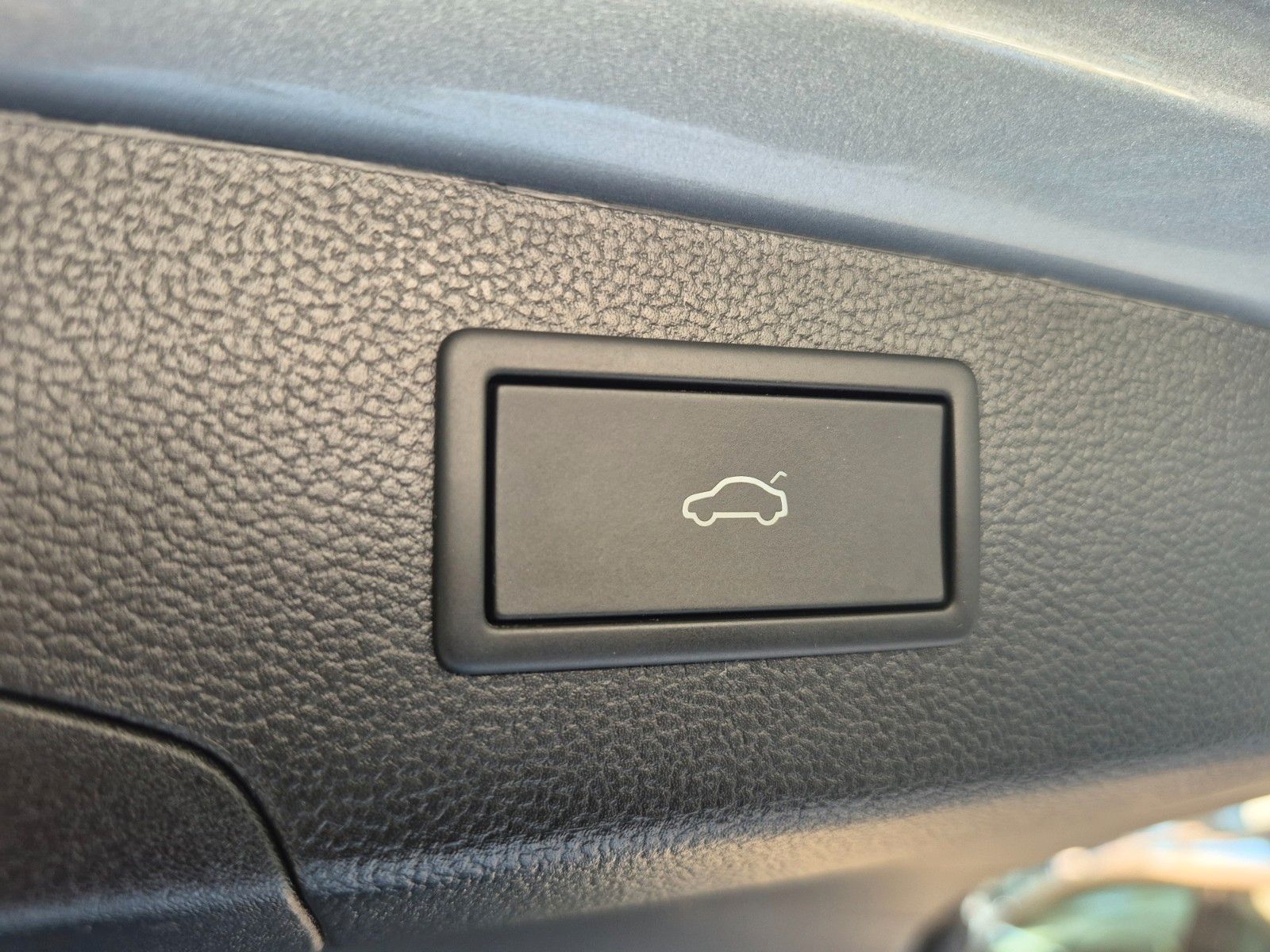 Fahrzeugabbildung SKODA Superb Combi 1.5 TSI mHEV 110 kW Selection