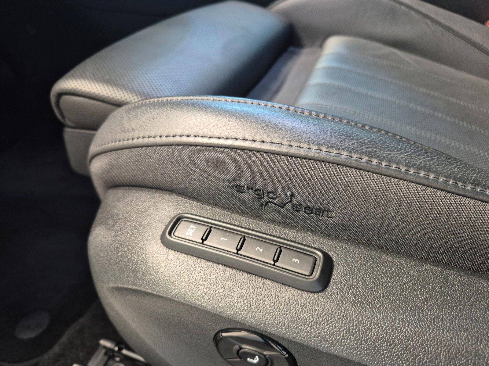 Fahrzeugabbildung SKODA Superb Combi 1.5 TSI mHEV 110 kW Selection