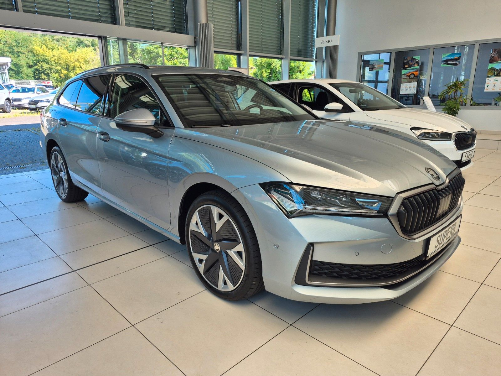 Fahrzeugabbildung SKODA Superb Combi 1.5 TSI mHEV 110 kW Selection