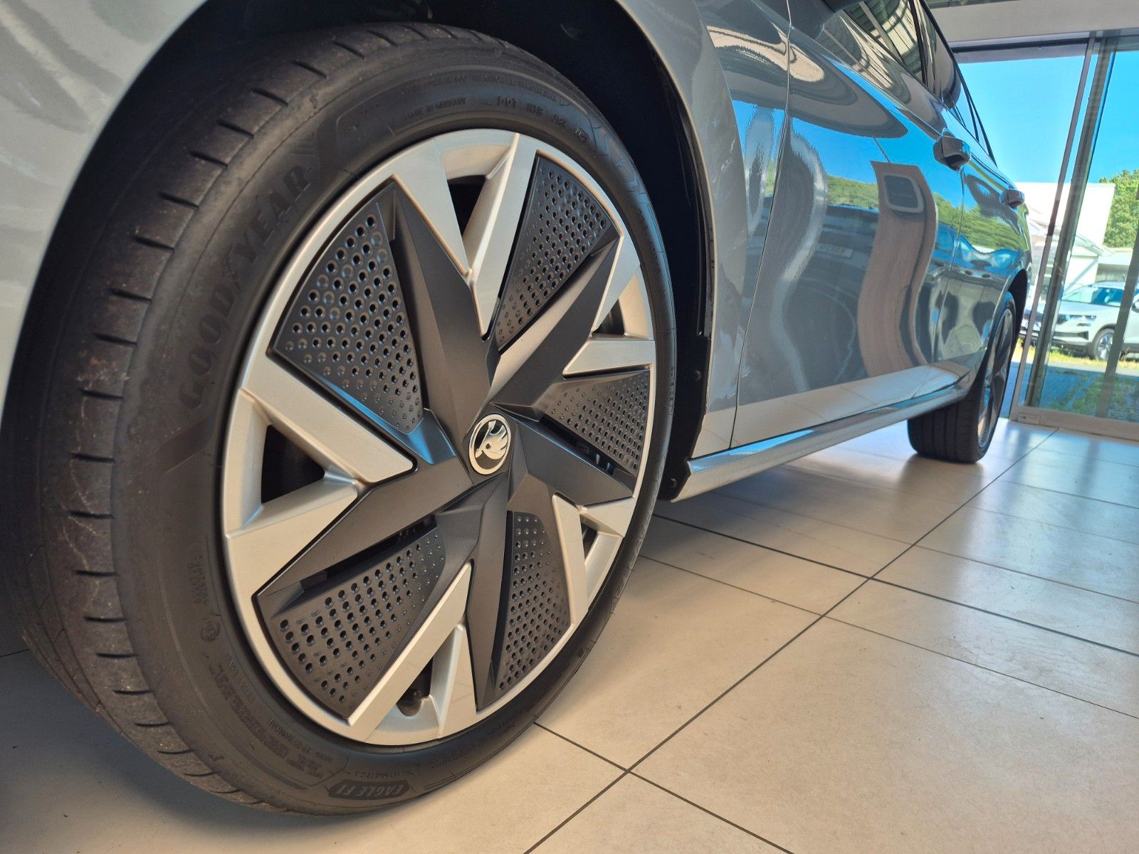 Fahrzeugabbildung SKODA Superb Combi 1.5 TSI mHEV 110 kW Selection