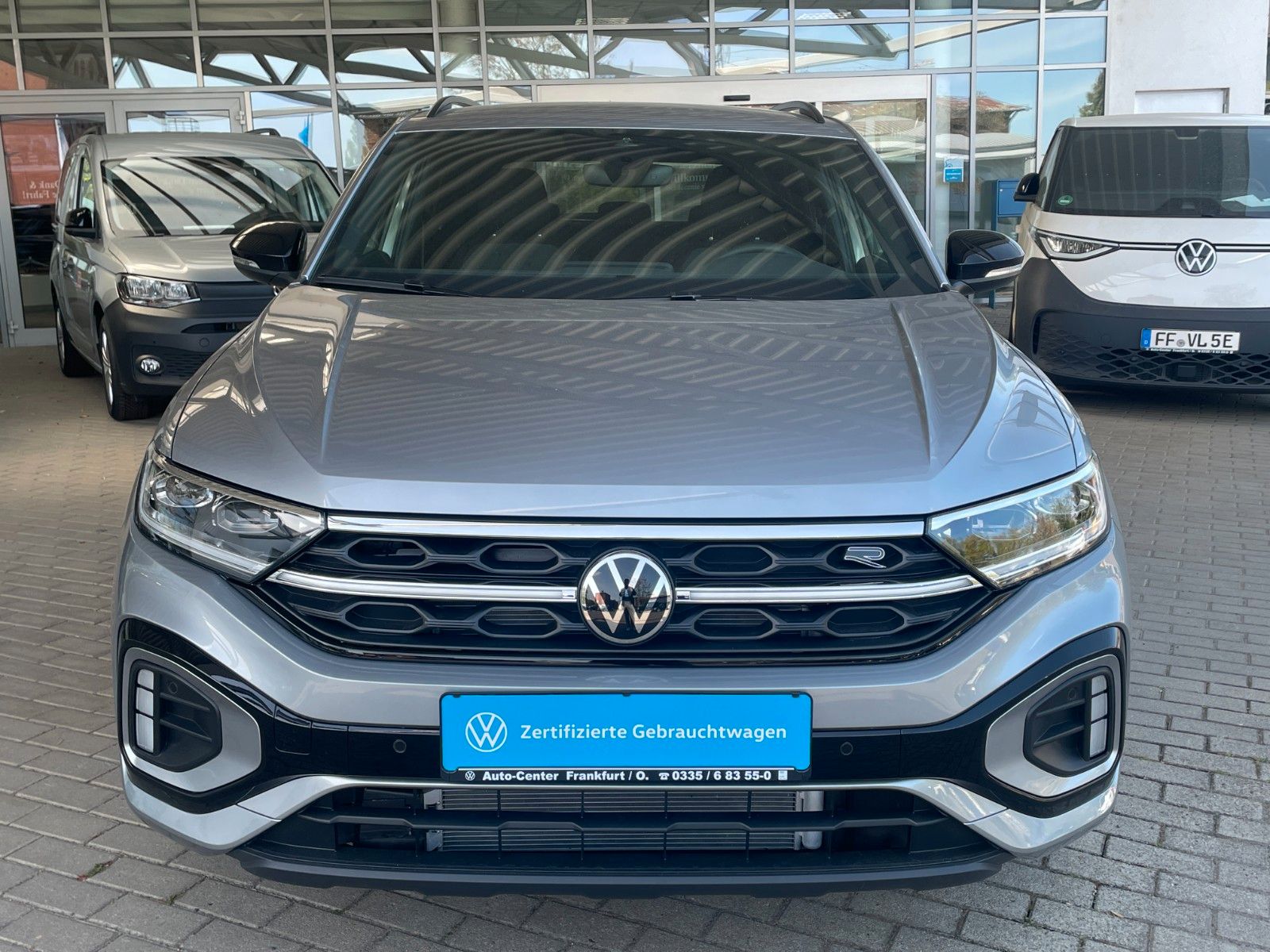 Fahrzeugabbildung Volkswagen T-Roc 1.5 TSI OPF DSG R-Line