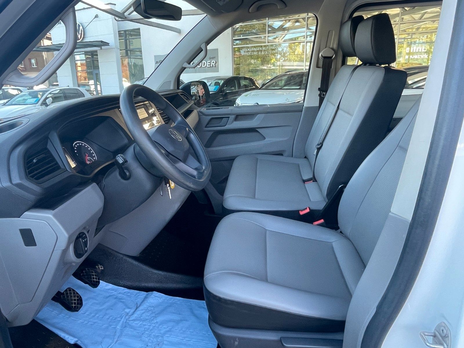 Fahrzeugabbildung Volkswagen T6.1 Transporter Pritsche Doppelkabine