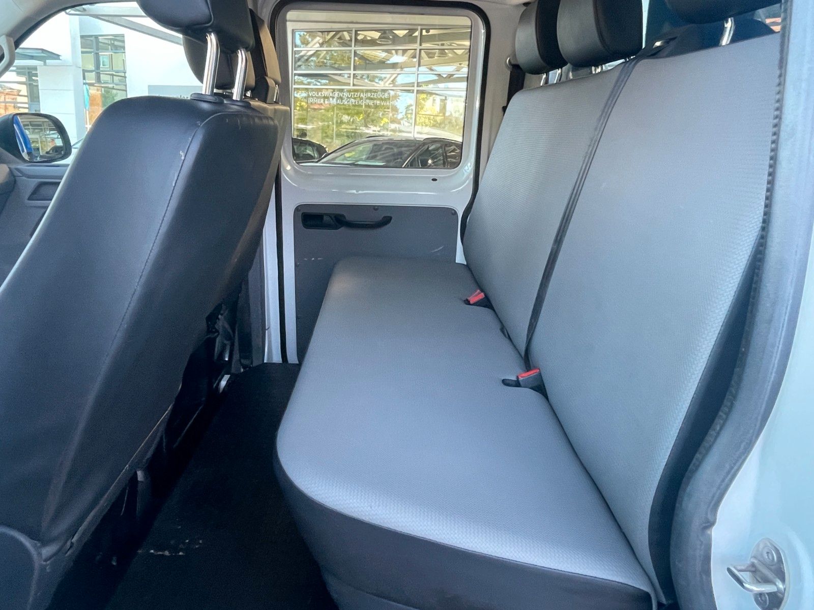 Fahrzeugabbildung Volkswagen T6.1 Transporter Pritsche Doppelkabine