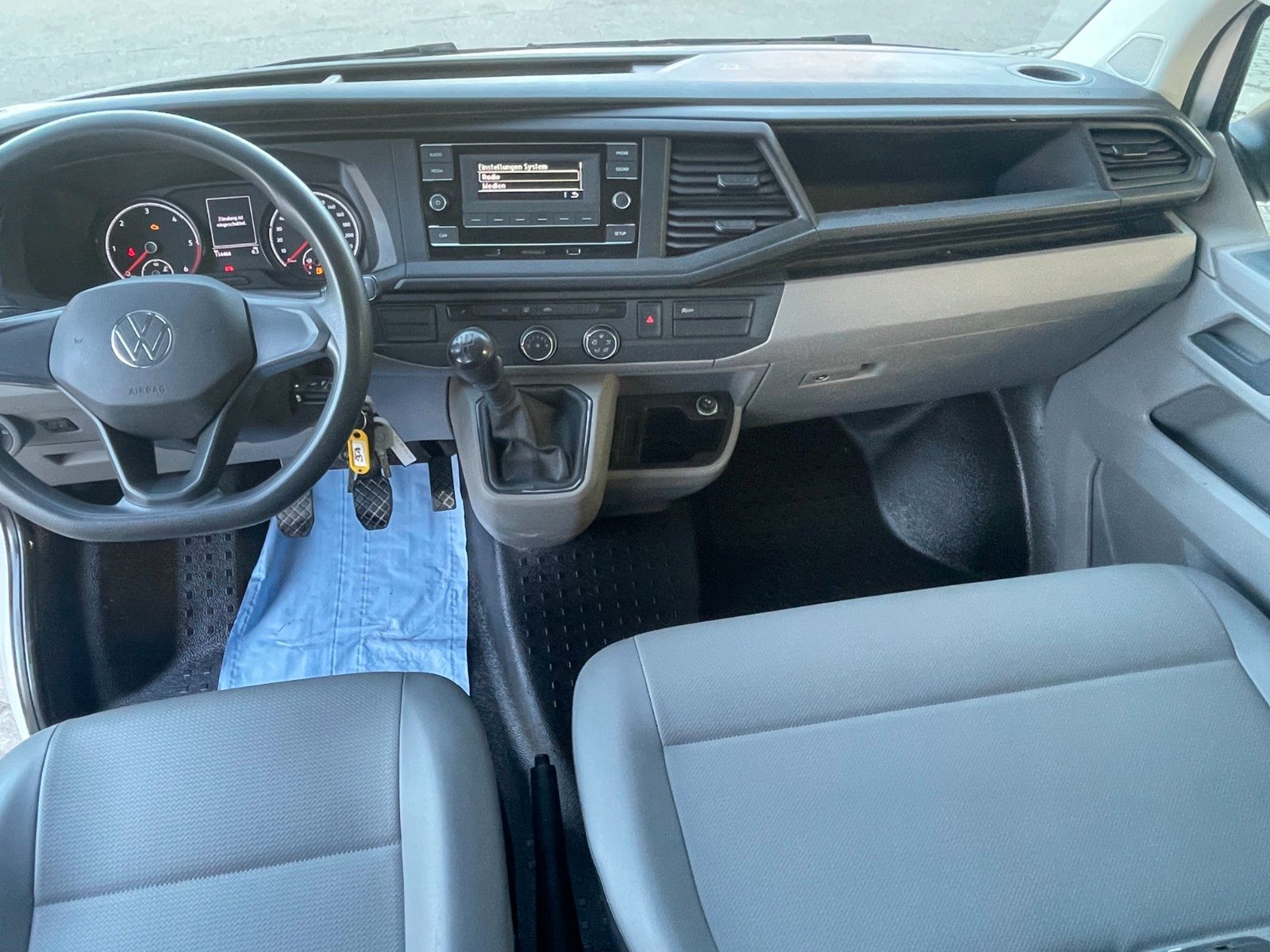 Fahrzeugabbildung Volkswagen T6.1 Transporter Pritsche Doppelkabine