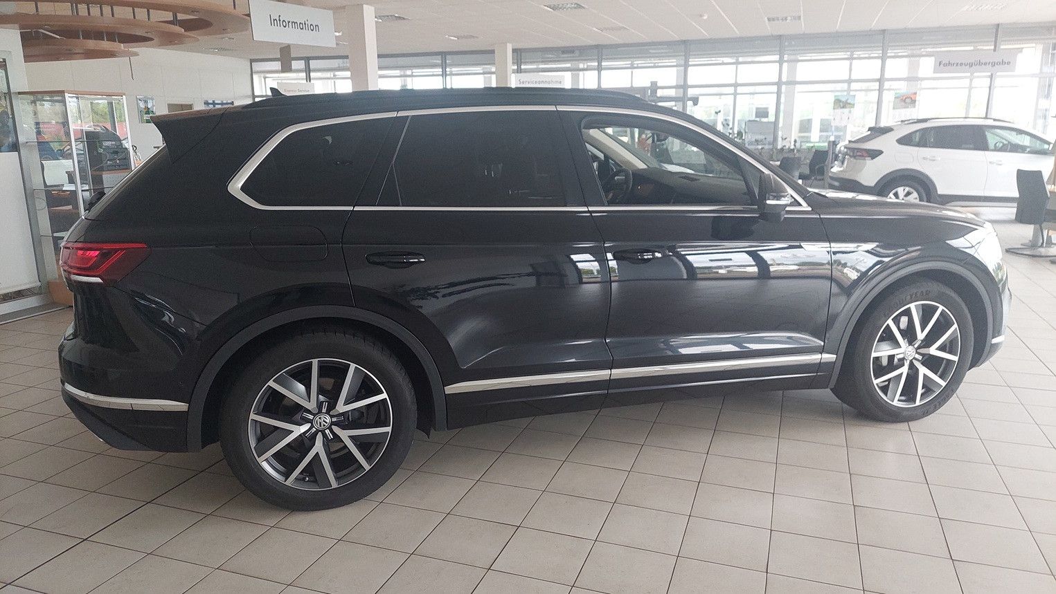 Fahrzeugabbildung Volkswagen Touareg 3.0 V6 TDI Atmosphere 4Motion *Luftfed.*