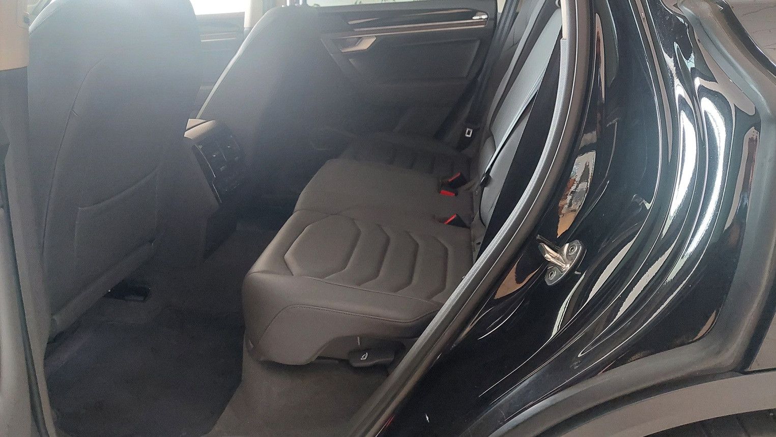 Fahrzeugabbildung Volkswagen Touareg 3.0 V6 TDI Atmosphere 4Motion *Luftfed.*